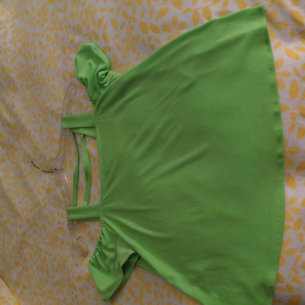 Kaari cold shoulder - NWOT